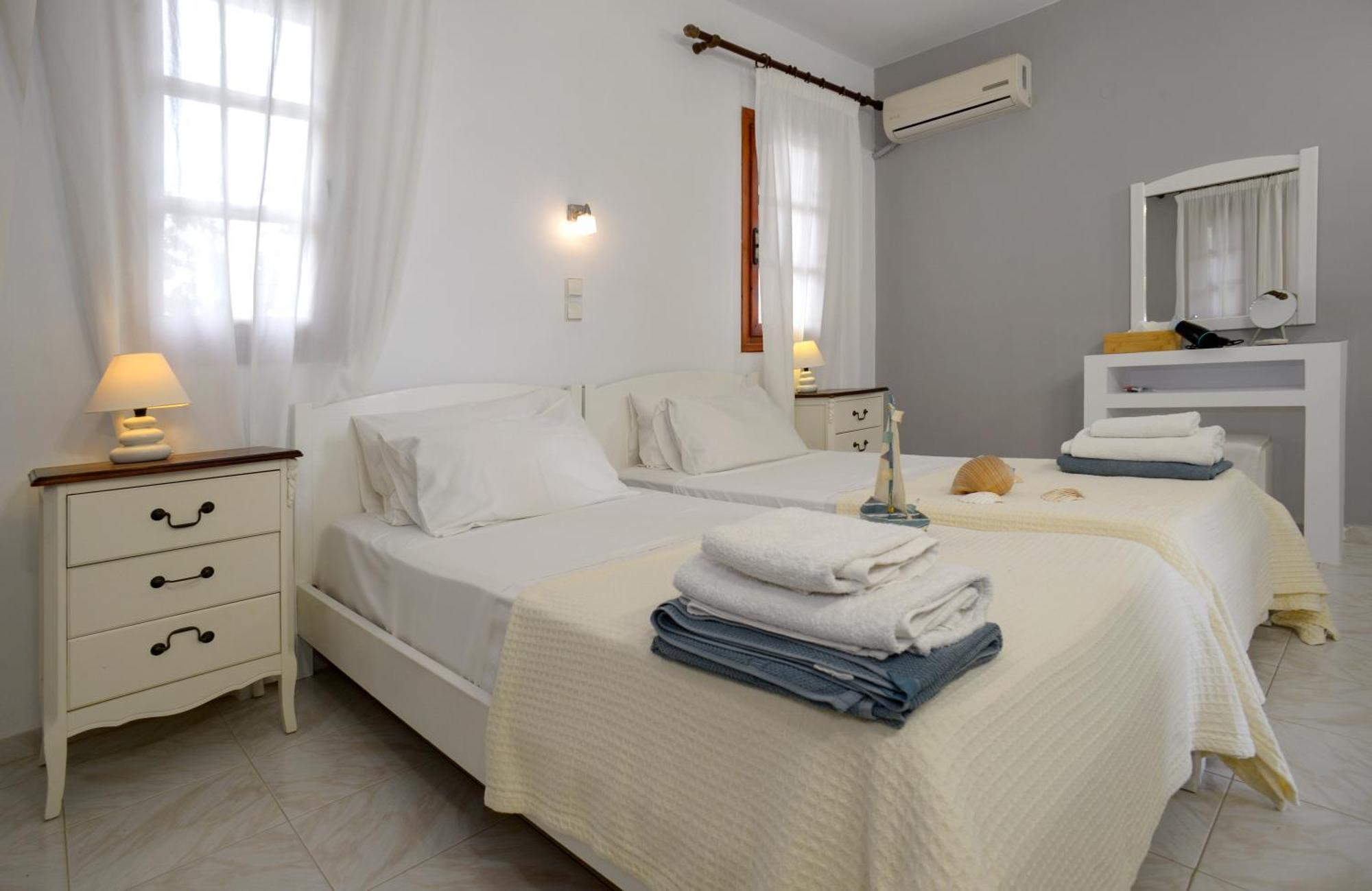 Albouro Seafront Apartments Katelios Buitenkant foto