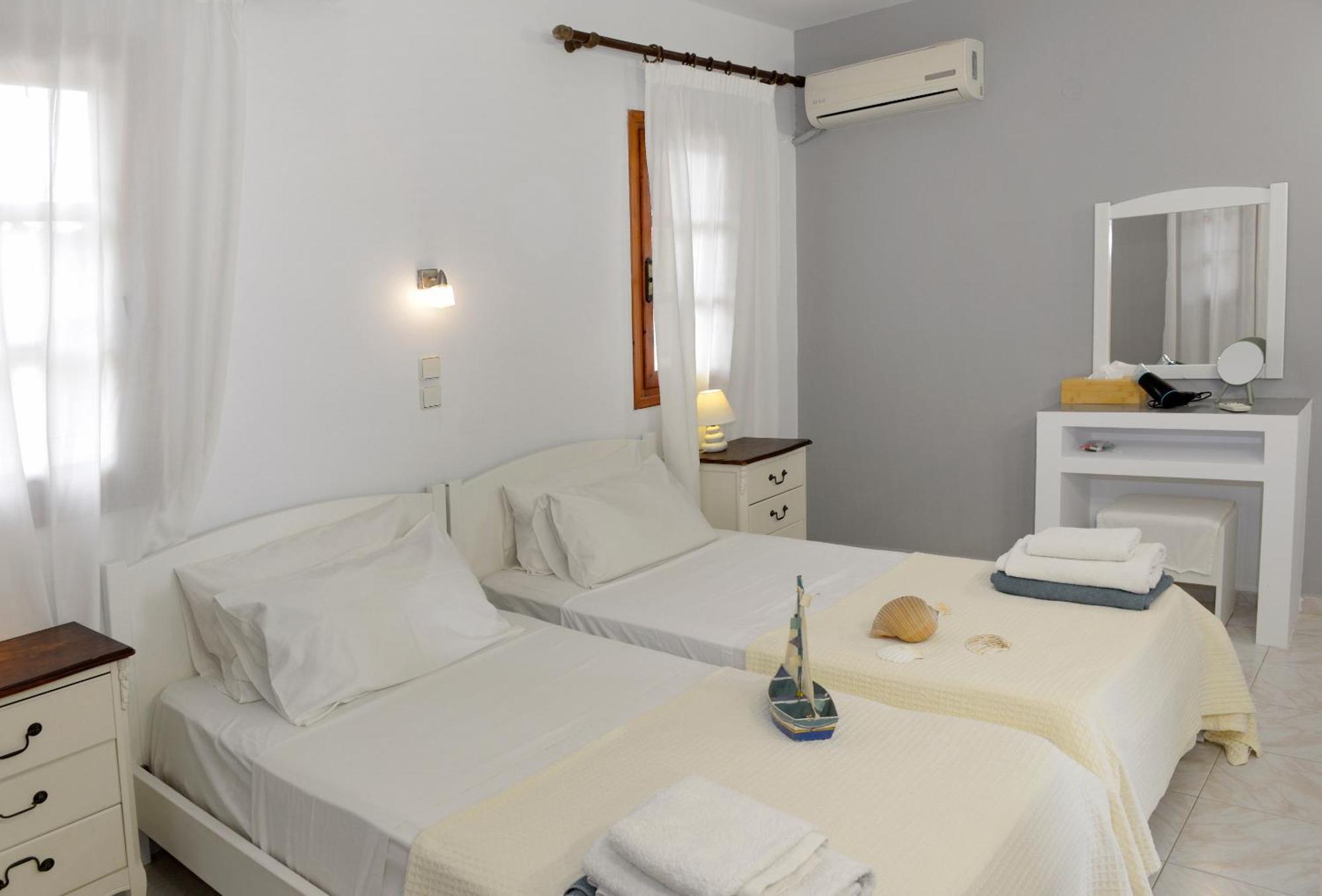 Albouro Seafront Apartments Katelios Buitenkant foto